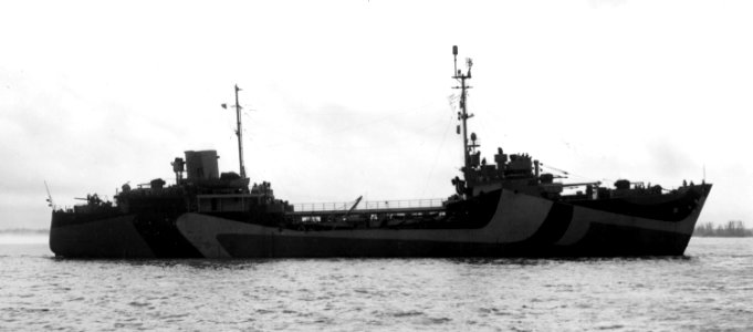 USS Maquoketa (AOG-51) in 1945 (BS 79021)