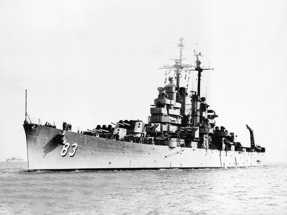 USS Manchester (CL-83) underway on 31 October 1952