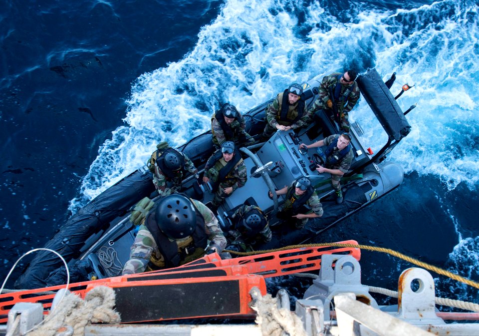 USS MASON (DDG 87) 140101-N-PW661-030 (11772872155)
