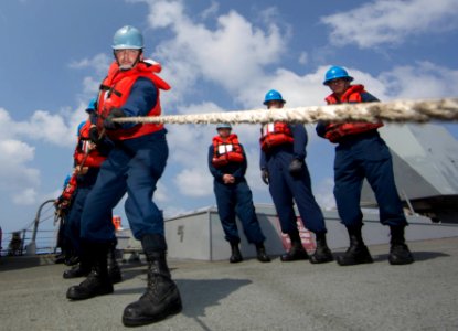 USS MASON (DDG 87) 131001-N-PW661-011 (10264730605)