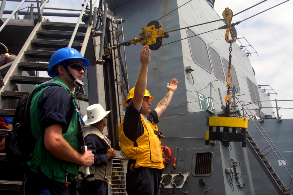 USS Mason (DDG 87) 160825-N-CL027-194