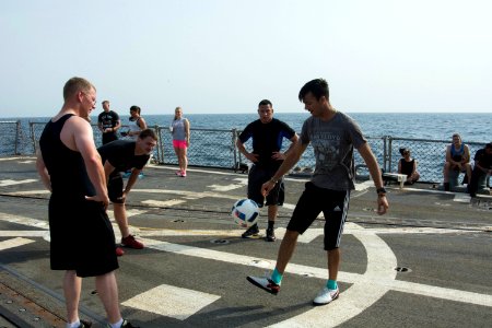 USS Mason (DDG 87) 4th of July Steel Beach Picnic 160703-N-CL027-067