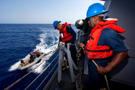 USS MASON (DDG 87) 131002-N-PW661-032 (10264762896)