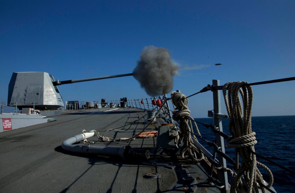 USS Mason conducts a live-fire exercise. (11330244745)