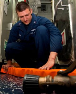 USS MASON (DDG 87) 131017-N-PW661-022 (10417131694)