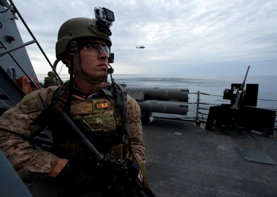 USS MASON (DDG 87) 140112-N-PW661-073 (12098568275)