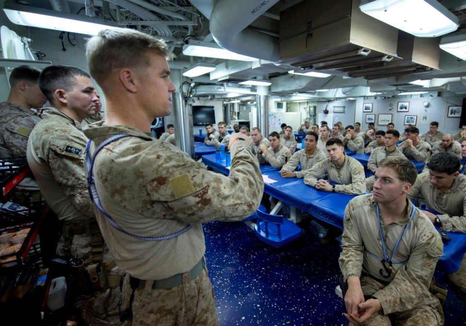 USS MASON (DDG 87) 140112-N-PW661-031 (12098957814)