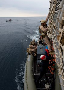 USS MASON (DDG 87) 140112-N-PW661-063 (12099232276)