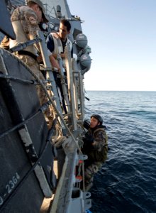USS MASON (DDG 87) 140101-N-PW661-035 (11773621356)
