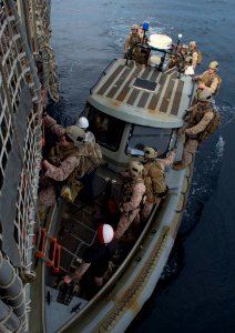 USS MASON (DDG 87) 140112-N-PW661-014 (12099246566)