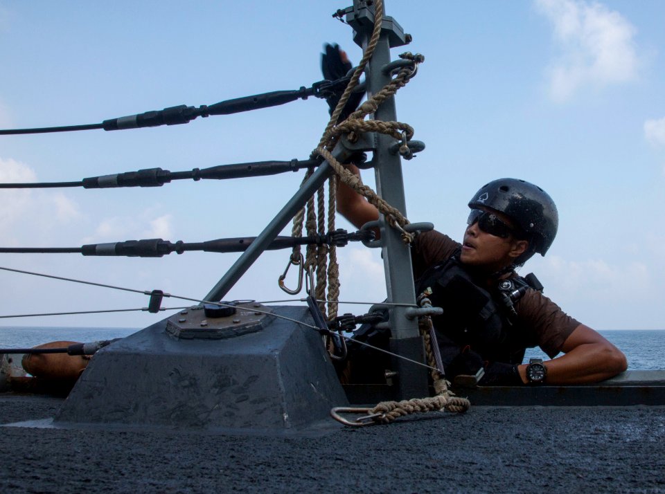 USS MASON (DDG 87) 131113-N-PW661-057 (11064813674)