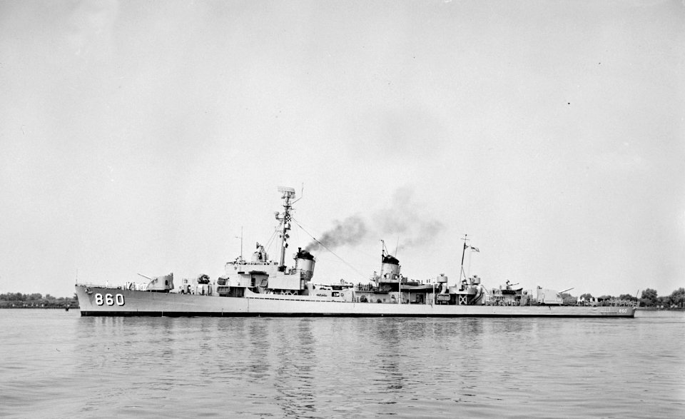 USS McCaffery (DDE-860) underway on 27 August 1953