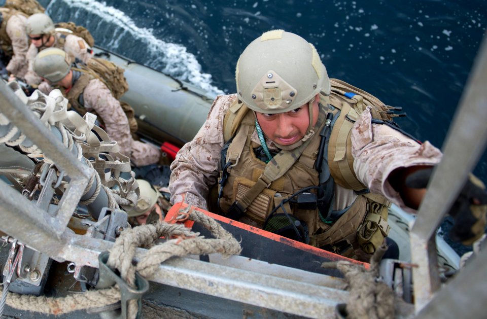 USS MASON (DDG 87) 140112-N-PW661-033 (12098860803)