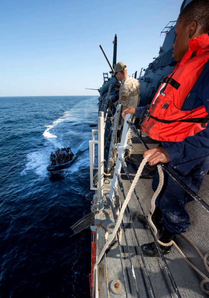 USS MASON (DDG 87) 140101-N-PW661-029 (11773123943)