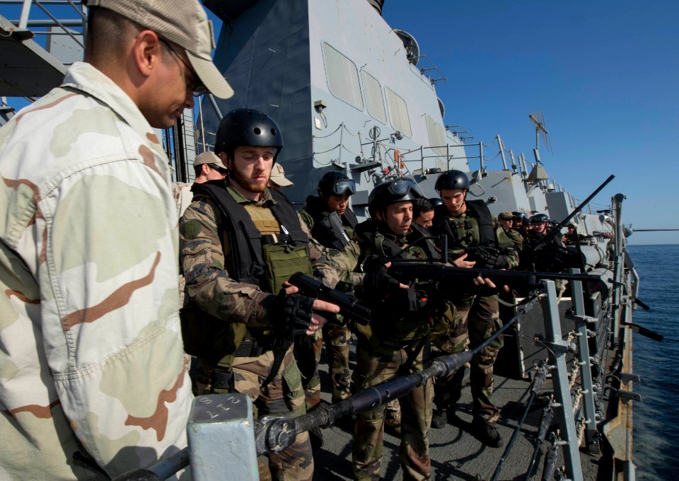 USS MASON (DDG 87) 140101-N-PW661-037 (11773276944)
