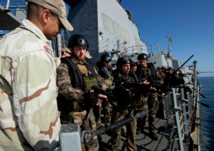 USS MASON (DDG 87) 140101-N-PW661-037 (11773276944) photo