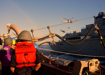 USS Mason (DDG 87) 160614-N-CL027-288 photo