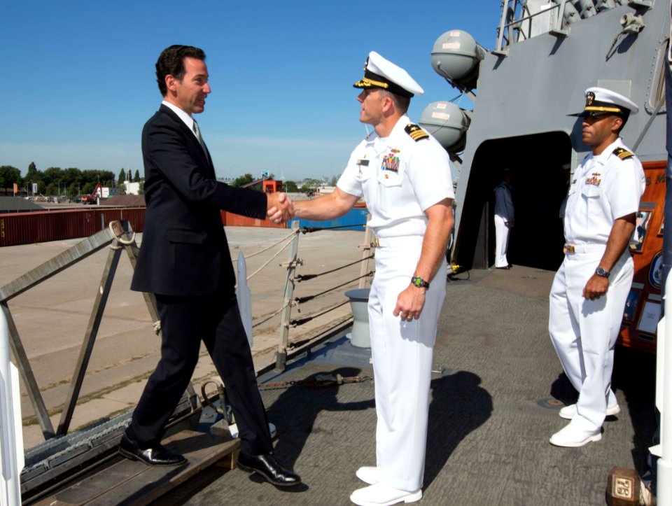 USS Mason action 130805-N-PW661-001