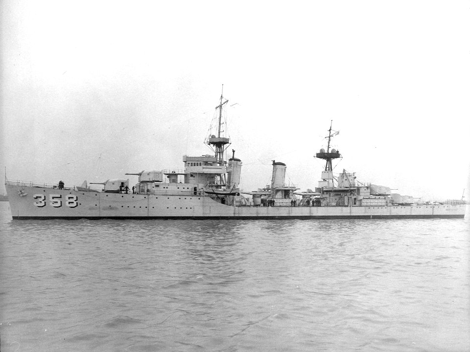 USS McDougal (DD-358) on 3 March 1937 (19-N-16366)