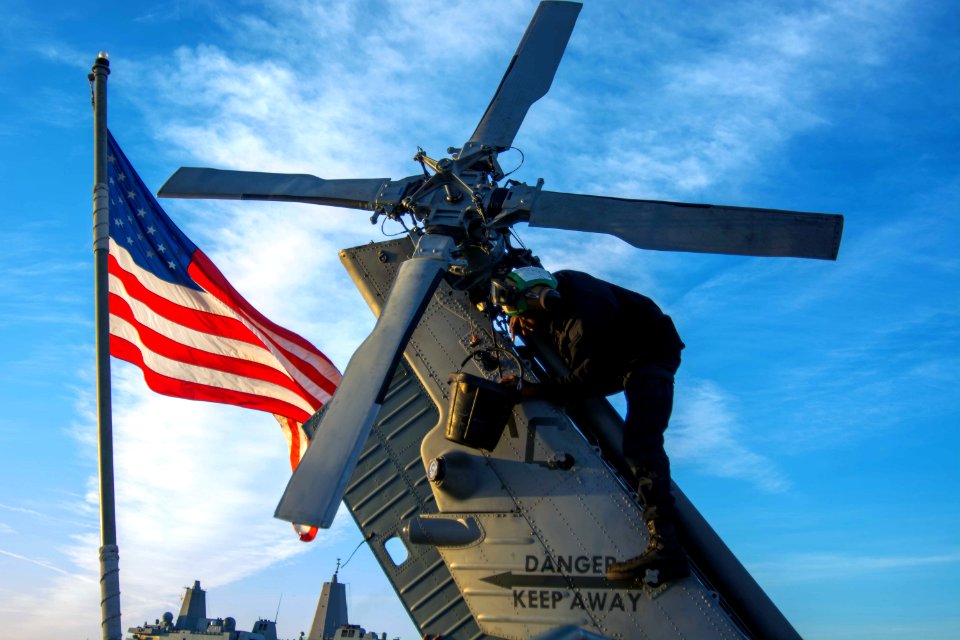 USS Mason (DDG 87) Port Visit (31564065802)