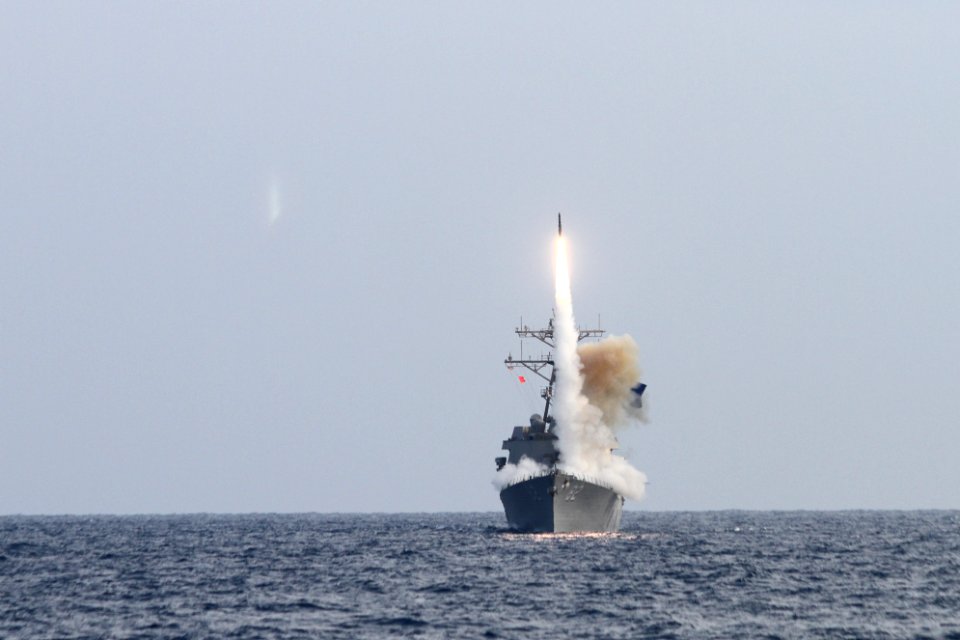 USS McCampbell launches a missile. (8653262230)
