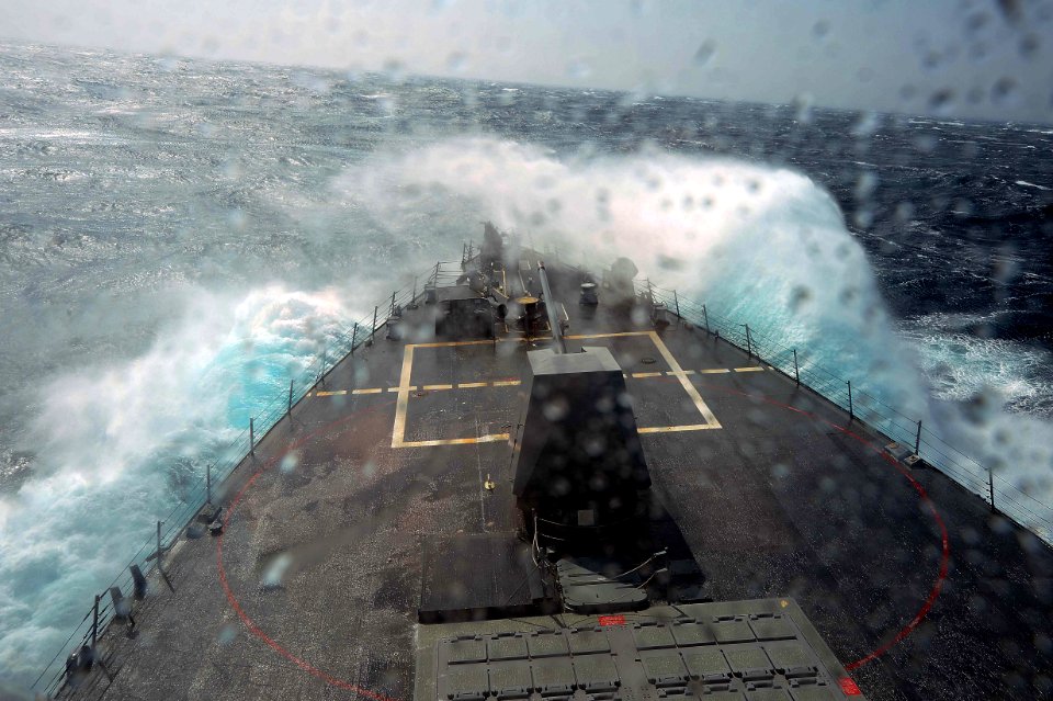 USS McCampbell transits the Pacific Ocean. (8531848342)