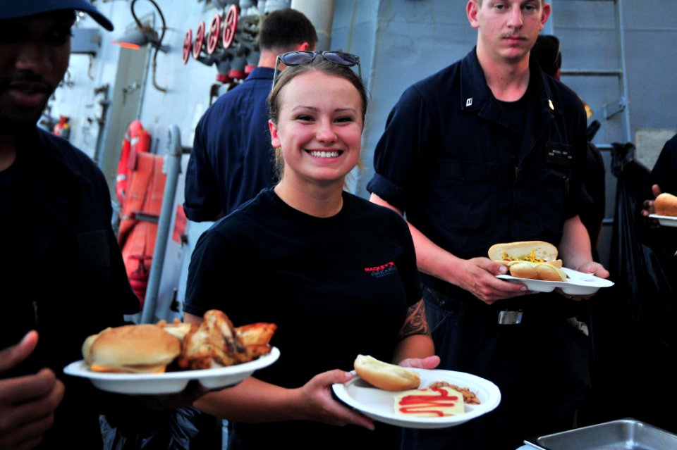 USS McFaul (DDG 74) 150524-N-HQ940-078 (17997672680)