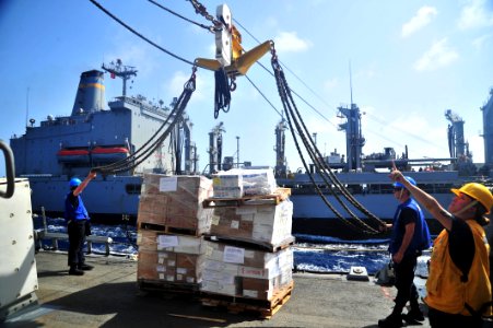 USS McFaul (DDG 74) 150523-N-HQ940-128 (17525534194)