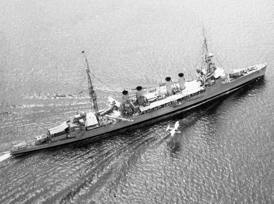 USS Memphis (CL-13) launches Vought O2U on 10 May 1933 (80-G-455864)