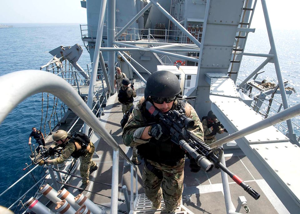 USS McFaul (DDG 74) 150614-N-ZY039-050 (18640757940)