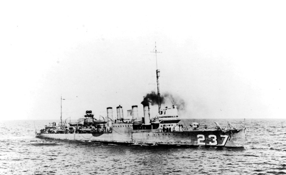 USS McFarland (DD-237) at sea, during the mid-1920s (NH 95207)