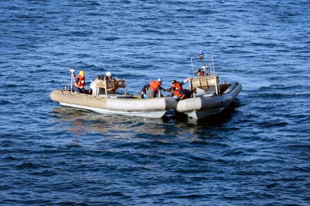 USS Mesa Verde 130209-N-NB538-173