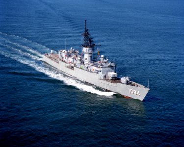USS McCandless (FF-1084)