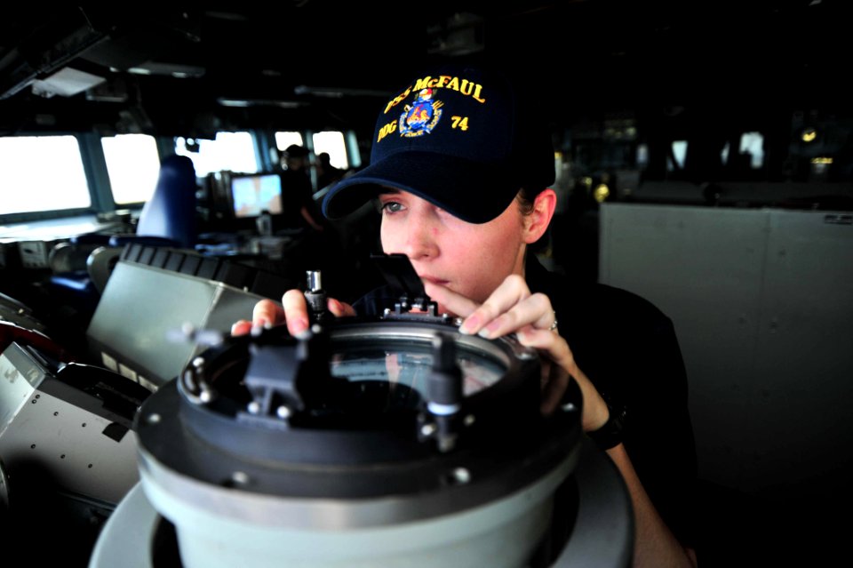 USS McFaul (DDG 74) 150524-N-HQ940-003 (18158897476)