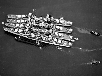 USS McDougal (DD-358), USS Winslow (DD-359), USS Moffett (DD-362) and USS Balch (DD-363) moored at San Diego, California (USA), in March 1939 (80-G-422626)