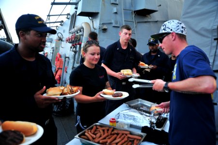 USS McFaul (DDG 74) 150524-N-HQ940-080 (18186553911)