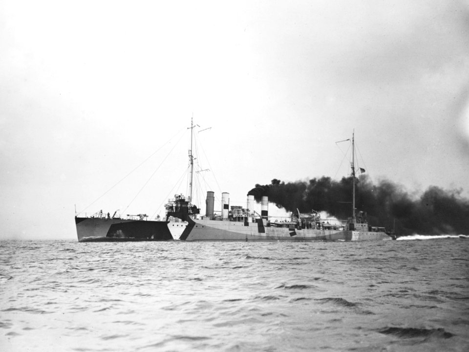 USS McKee (DD-87) underway at sea, in 1918 (NH 66726)