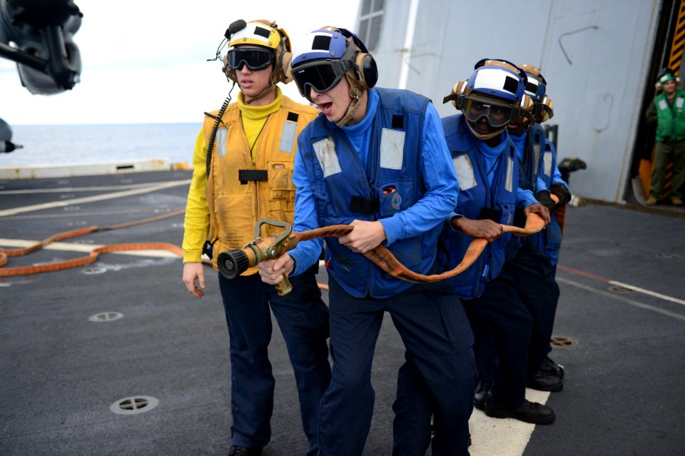 USS Mesa Verde firefighting exercise 140220-N-BD629-034