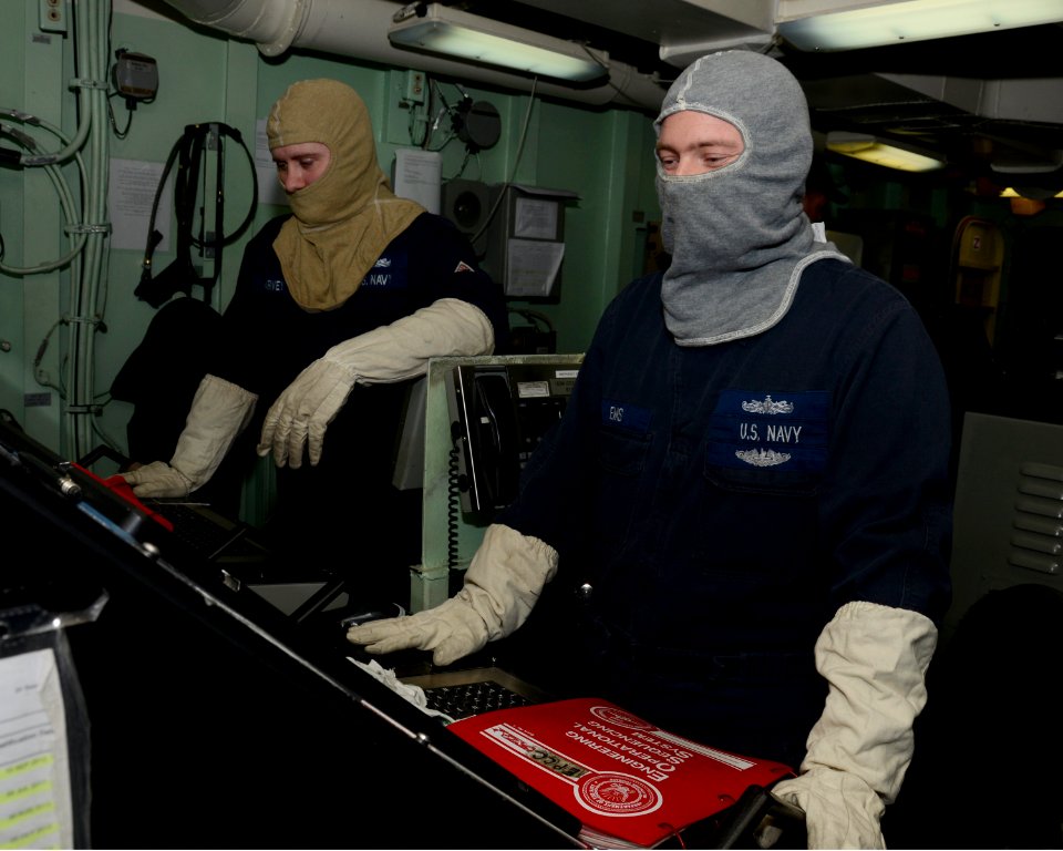 USS Mesa Verde 140213-N-HB951-008