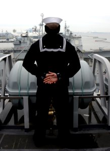 USS Mesa Verde departs Naval Station Norfolk 140208-N-HB951-092