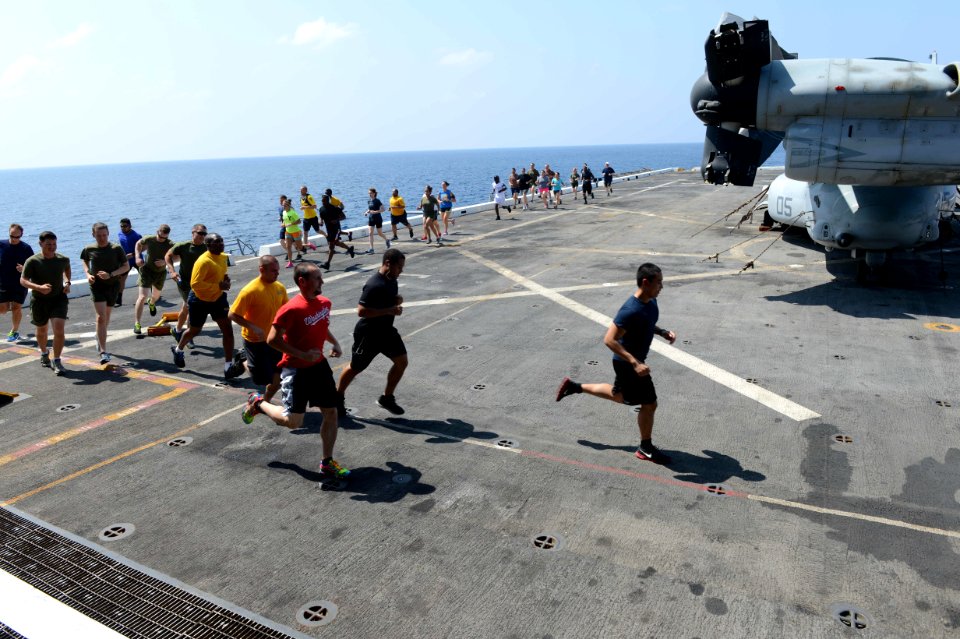 USS Mesa Verde 'Fun Run' 140401-N-BD629-552