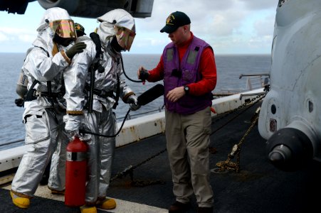 USS Mesa Verde firefighting exercise 140220-N-BD629-147