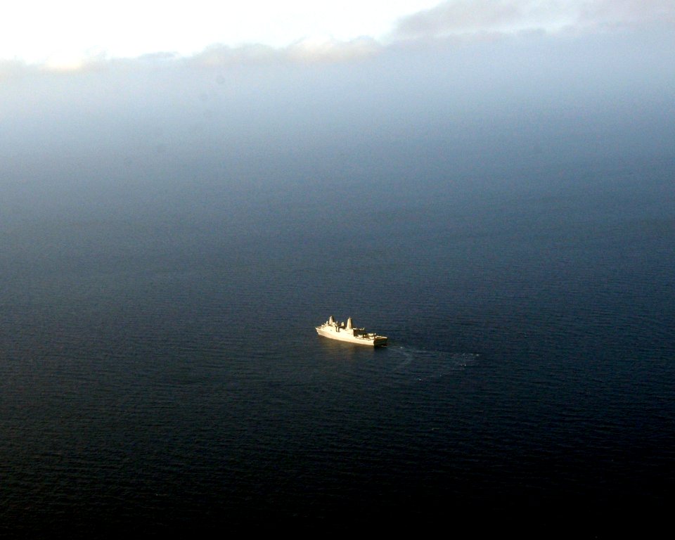 USS Mesa Verde 140602-N-HB951-478