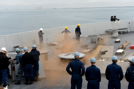 USS Mesa Verde 130208-N-NB538-018