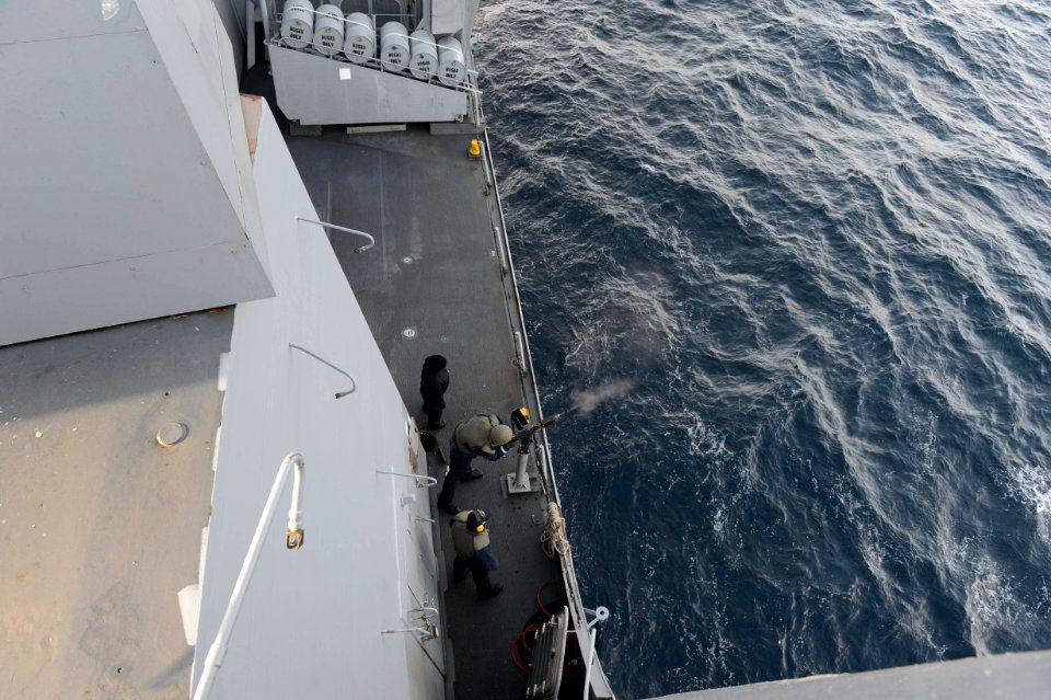 USS Mesa Verde live-fire exercise 140209-N-BD629-183