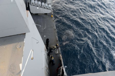USS Mesa Verde live-fire exercise 140209-N-BD629-183