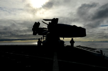 USS Mesa Verde operations 140218-N-BD629-122