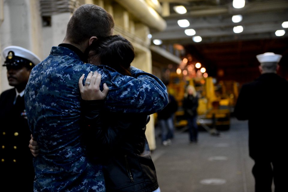 USS Mesa Verde departure 140208-N-BD629-086