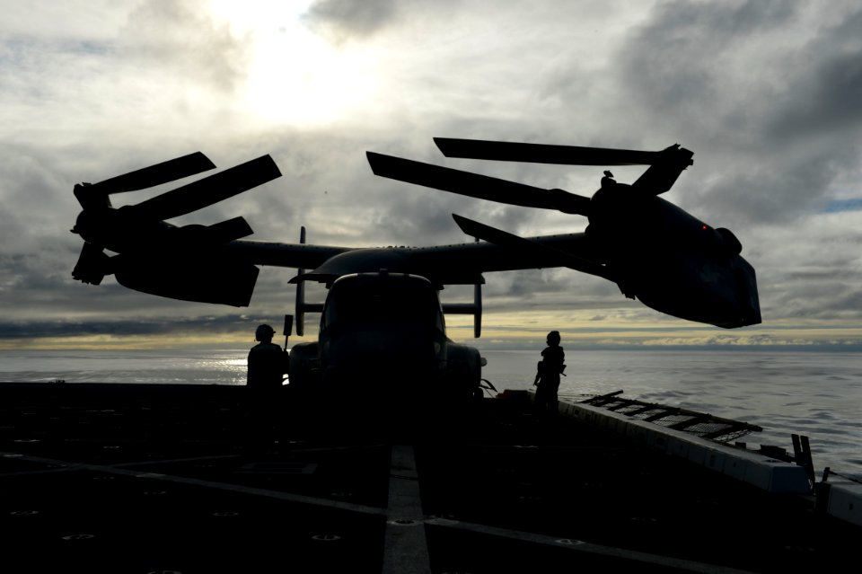 USS Mesa Verde operations 140218-N-BD629-119