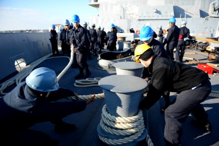 USS Mesa Verde deployment 140209-N-BD629-402